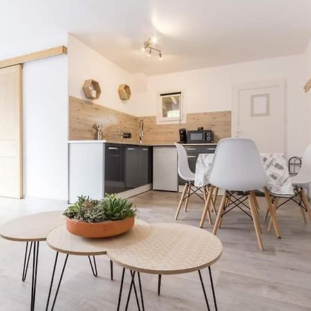 Le Studio Du Pressoir Gisay Экстерьер фото