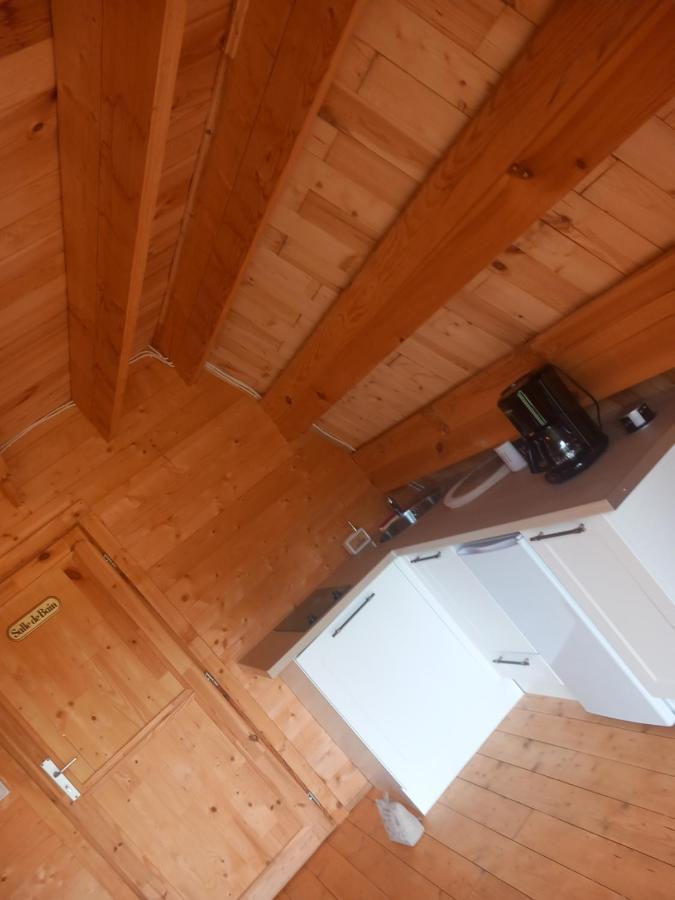 Le Studio Du Pressoir Gisay Экстерьер фото